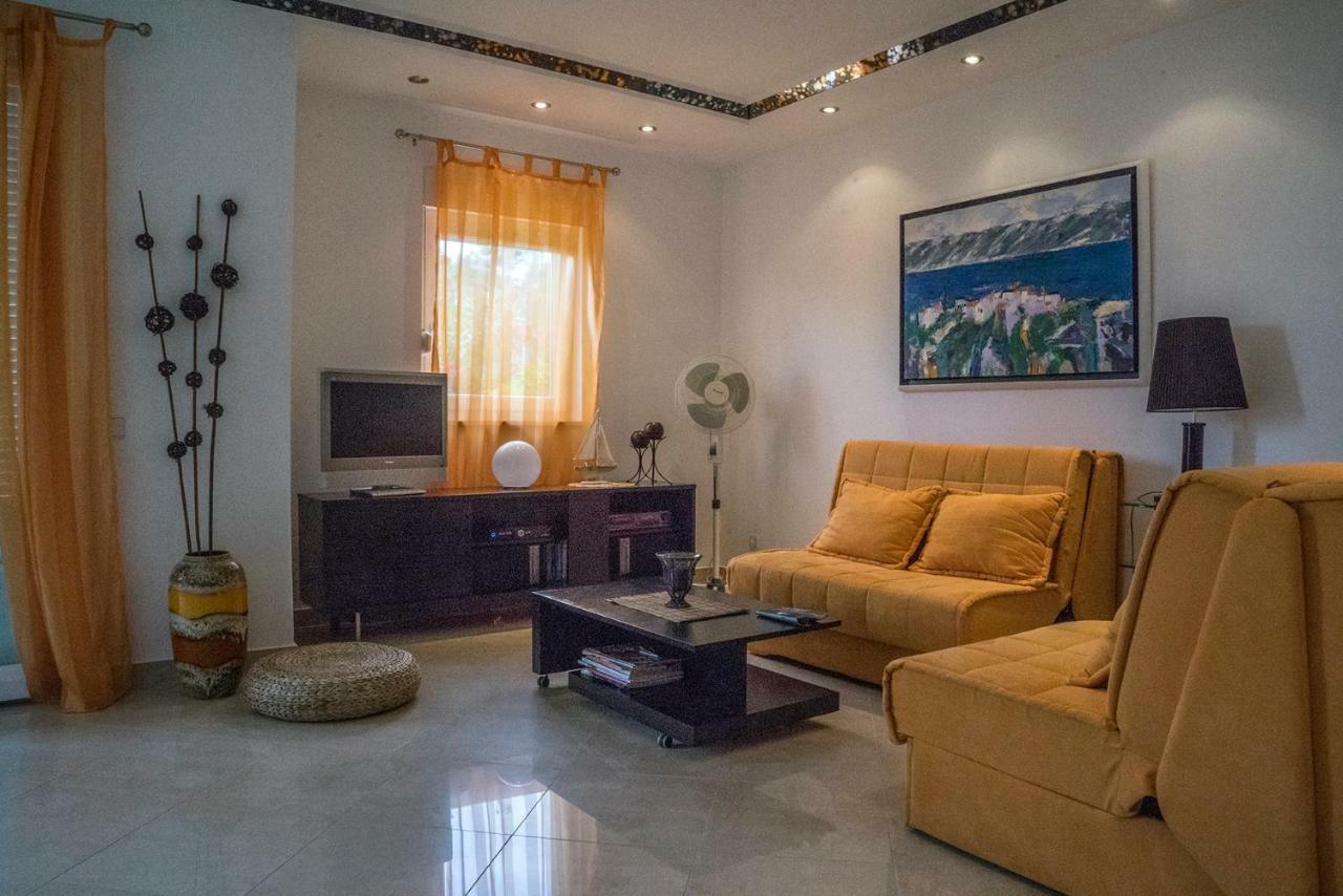 Apartment Annabela Banjol Exterior photo